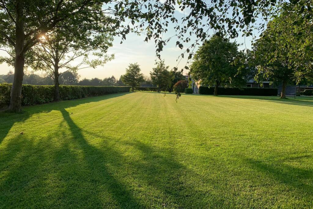 Karibu de Stallen  Daarle Buitenkant foto